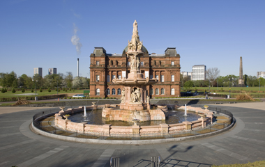 The Doulton Fountain at the entrance to the People's Palace